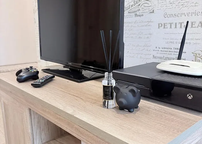 Tiny Paris In Heart アパート リガ